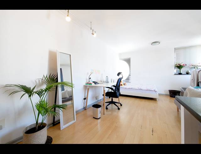 0.5 BEDROOM APARTMENT RENTED IN CLAREMONT UPPER